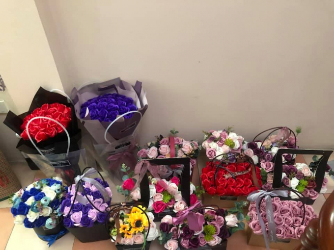 Hoa sáp Hàn Quốc có giá cả triệu đồng.