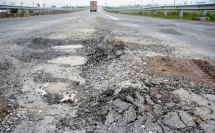 khong xu ly het diem den thi co quan quan ly phai chiu trach nhiem truo c pha p lua t