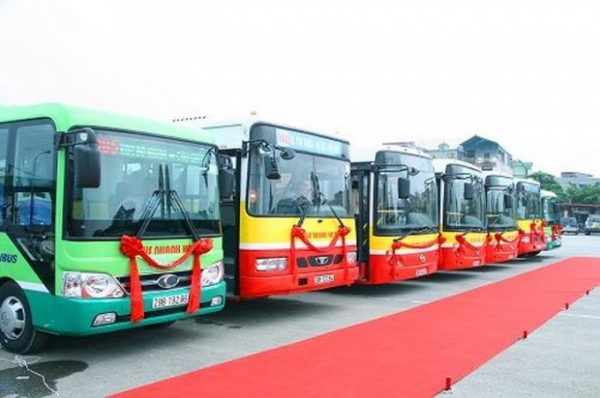 Hà Nội mở thêm hai tuyến xe buýt phục vụ du khách đi chùa Hương