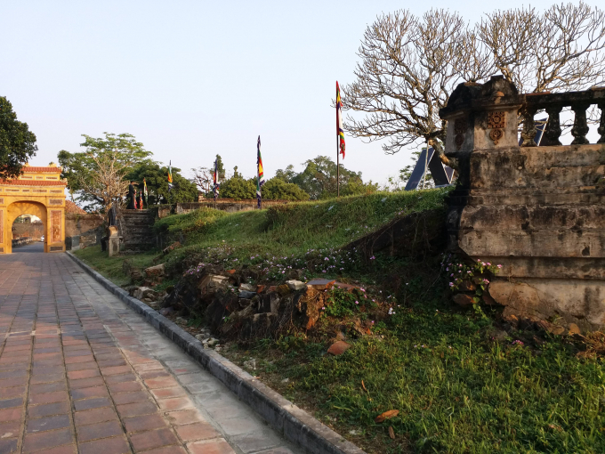 Một phần di tích Điện Kiến Trung bị phá hủy