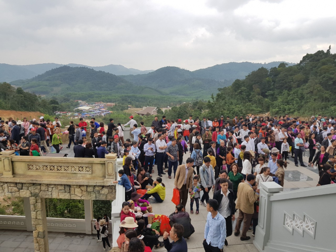 Khung cảnh đông đúc sáng nay 16/2 tại Tây Yên Tử