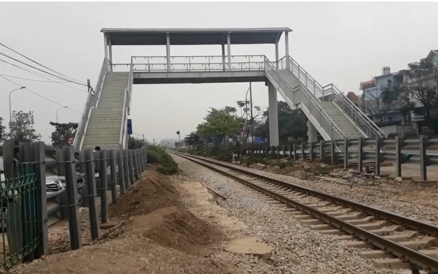 Thanh Hóa: Cận cảnh cây cầu vượt gây xôn xao dư luận tại Bỉm Sơn