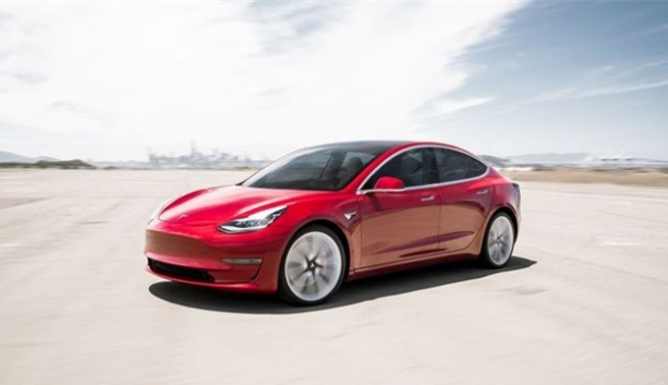 tesla model 3 tro nen bat kha xam pham