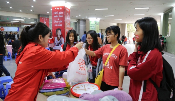 tung bung le hoi xuan hong 2019