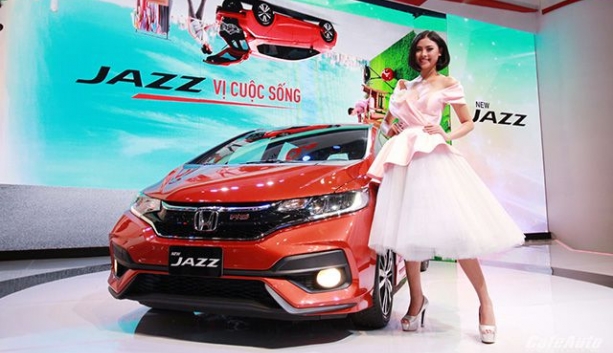 10 o to kem khach nhat thang 12019 that vong honda jazz