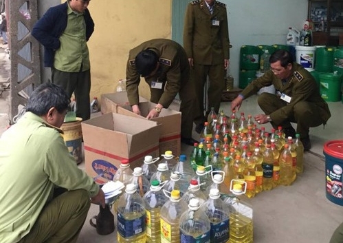 ha noi thu giu luong lon xang khong ro nguon goc