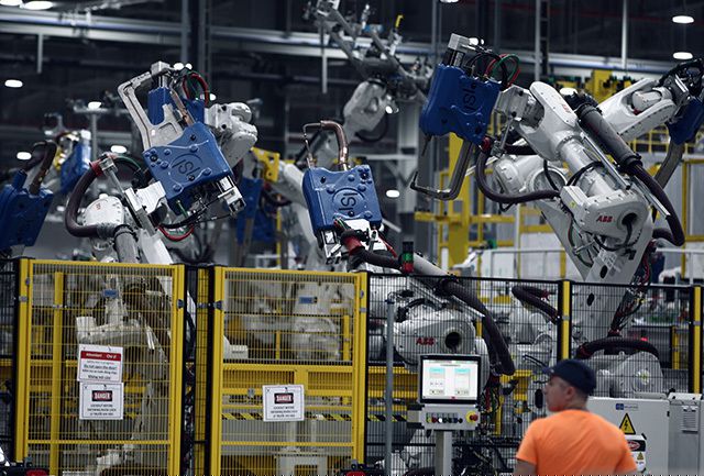 “Đột nhập” nhà máy VinFast trước ngày chạy thử - 6