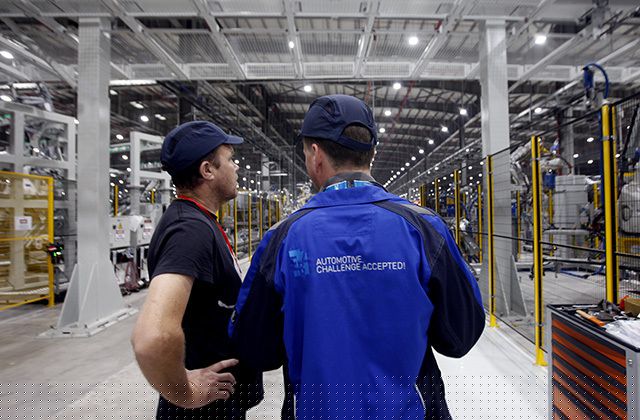 “Đột nhập” nhà máy VinFast trước ngày chạy thử - 9