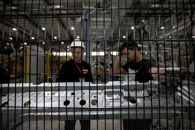 “Đột nhập” nhà máy VinFast trước ngày chạy thử - 12