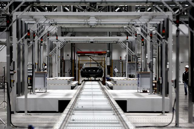 “Đột nhập” nhà máy VinFast trước ngày chạy thử - 28