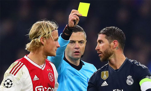 Ramos bị cấm hai trận ở Champions League vì tội cố tình nhận thẻ