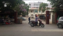 ha noi nguoi dan ong dot ngot tu vong khi dang truyen dich