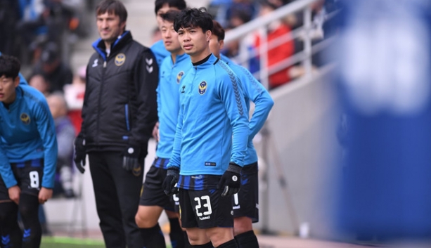 cong phuong lap hat trick cho incheon united