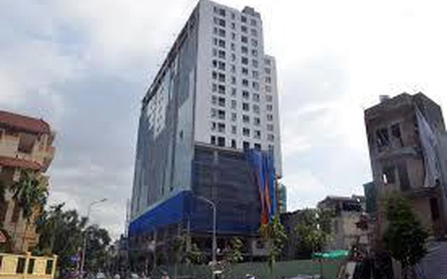 Tòa nhà 8B Lê Trực: 3 năm dây dưa, không dứt điểm tháo dỡ như cam kết