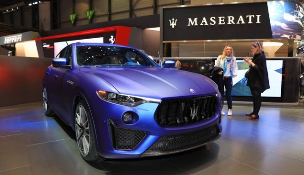 levante trofeo v8 launch edition hang tuyen cua maserati tai trien lam oto geneva