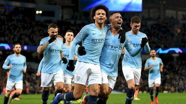 Man City thắng khá may mắn ở lượt đi trước Schalke 04.