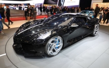 bugatti la voiture noire chi mot va duy nhat gia ky luc gan 19 trieu usd