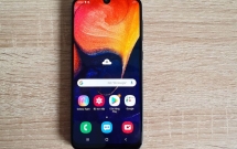 tren tay galaxy a50 smartphone tam trung co cam bien van tay man hinh