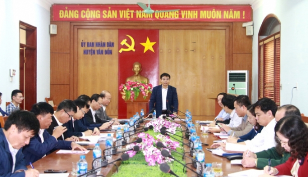 quang ninh cam can bo tiep tay cho dau co tang gia dat tai van don