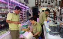 chan dong phat hien hon 3000 chiec dong ho nghi nhai thuong hieu rolex patex philippe longines