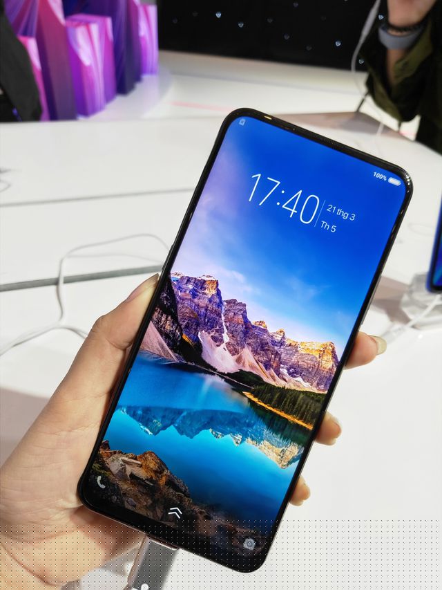 Ra mắt Vivo V15, camera tàng hình, giá 7,9 triệu đồng - 2