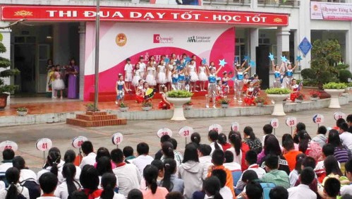 Hình ảnh lễ khai mạc cuộc thi Olympic Tiếng Anh tiểu học TP Hà Nội