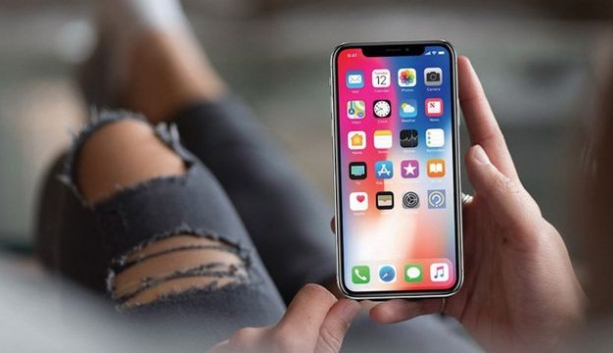 khach viet van che iphone xs xr du gia da giam manh