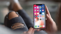 khach viet van che iphone xs xr du gia da giam manh