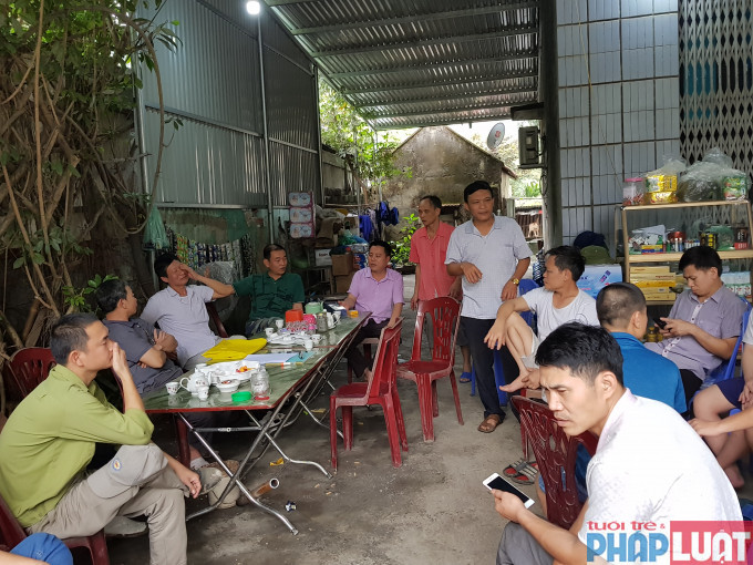 Người dân nơi đây đang rất lo lắng trước khi nguy cơ bị thu hồi đất nhưng phải nhận mức giá cho 1m2 đất chưa mua được một bát phở.