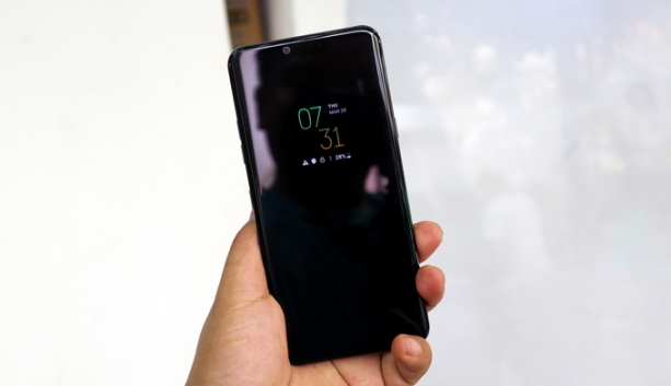 lg g8 thinq voi bao mat quet tinh mach xuat hien tai viet nam