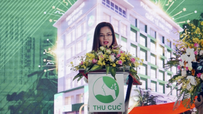 Bà Nguyễn Thu Cúc phát biểu trong lễ khai trương cơ sở mới