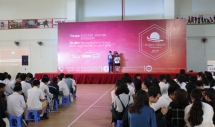 hon 200 hoc sinh sinh vien tham gia giai dau hanoi debate tournament 2019