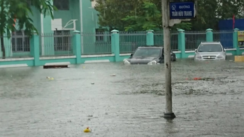 Mưa lớn tại Đà Nẵng: Thông báo cho gần 2.000 học sinh nghỉ học trong ngày 10-12