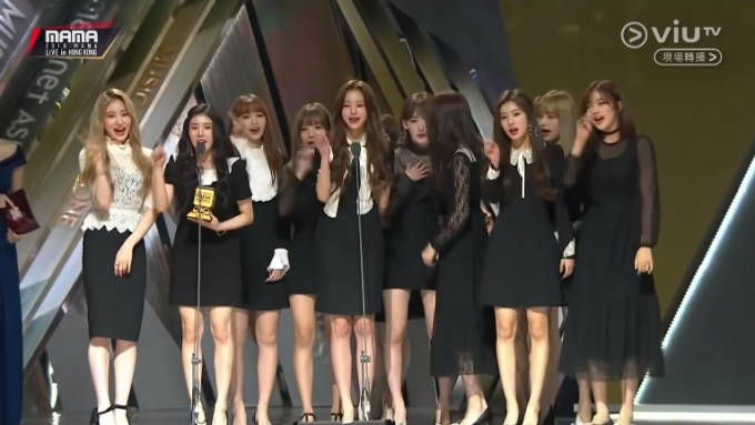 IZ*ONE dành giải tân binh xuất sắc nhất gây nhiều tranh cãi.