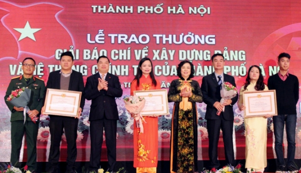 76 tac pham nhan giai thuong bao chi ve xay dung dang va phat trien van hoa cua tp ha noi