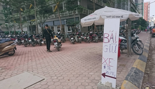 hang ngan nguoi dan cau cuu vi bai xe hang quan chiem mat loi di