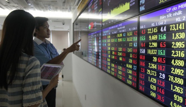 thao tung co phieu mot ca nhan bi phat hon nua ty dong