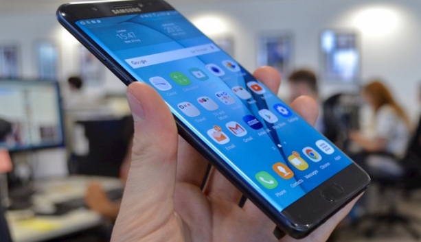 xuat khau dien thoai va linh kien thu ve nhieu tien nhat cho viet nam