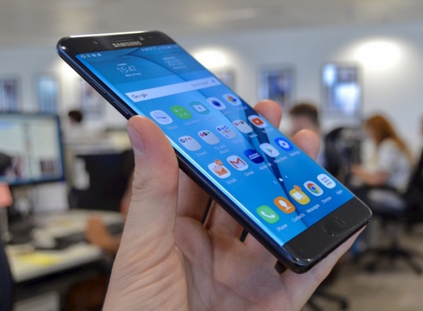 xuat khau dien thoai va linh kien thu ve nhieu tien nhat cho viet nam