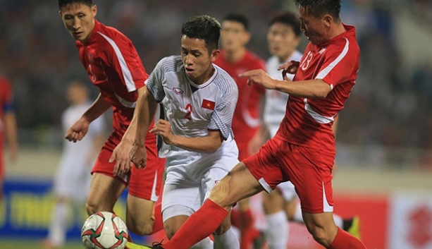 dt viet nam bi trieu tien cam hoa dang tiec