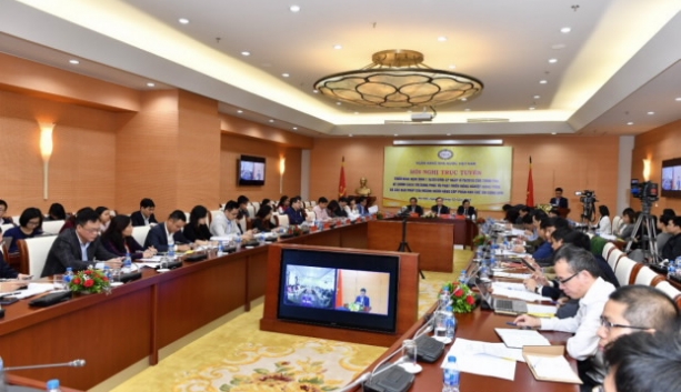 nganh ngan hang vao cuoc tuyen chien voi tin dung den