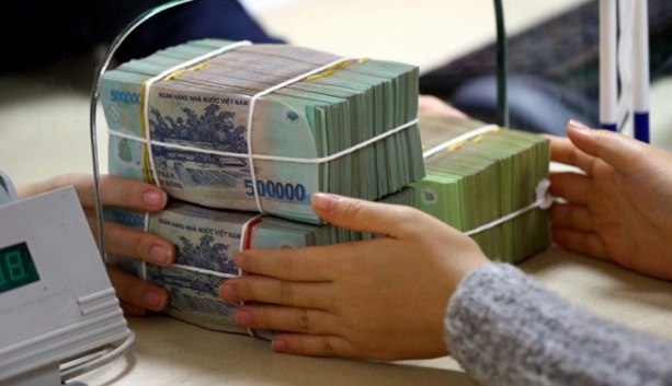 cho vay dau tu ra nuoc ngoai khong qua 70 von dau tu