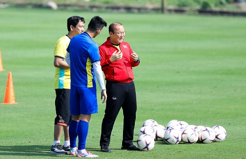 giao huu tai qatar hlv park hang seo than trong truoc philippines