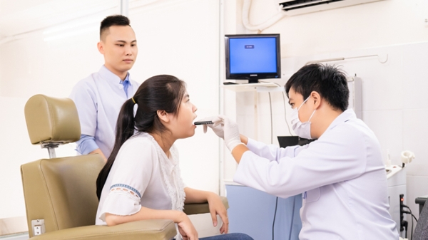 Viêm họng cấp - bệnh thường gặp vào mùa lạnh