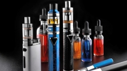 de xuat phat 2 trieu dong khi su dung thuoc la dien tu nung nong