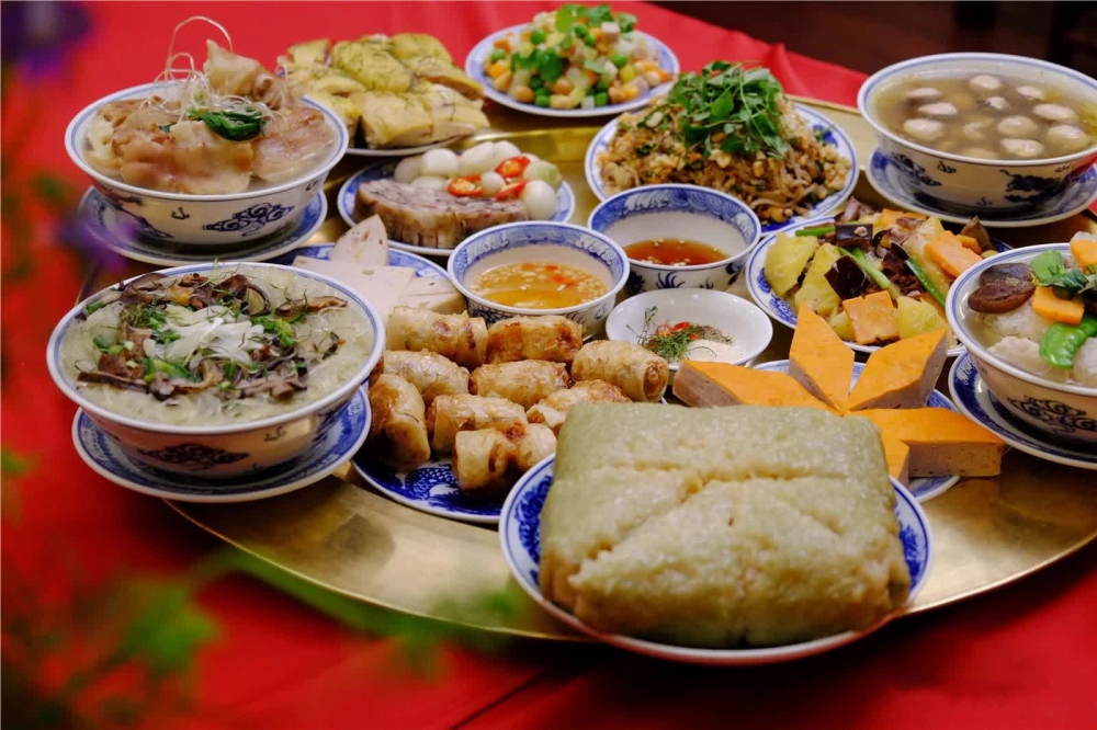 Giò chả là món ăn không thể thiếu trong mâm cỗ ngày Tết của người 