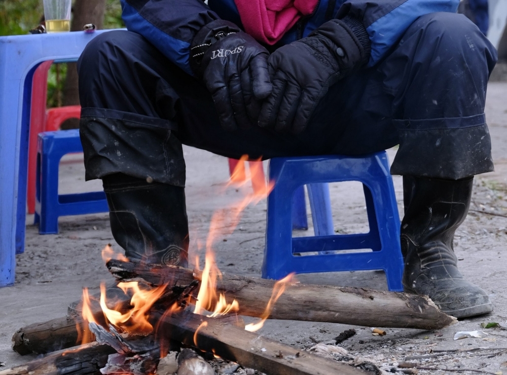  Người sử dụng lao động cần bố trí thời gian nghỉ hợp lý, cung cấp nước ấm, nơi trú gió tạm thời và nhắc nhở người lao động không cố làm việc khi cơ thể có dấu hiệu bất thường như rét run không kiểm soát, choáng váng, khó thở hay đau ngực