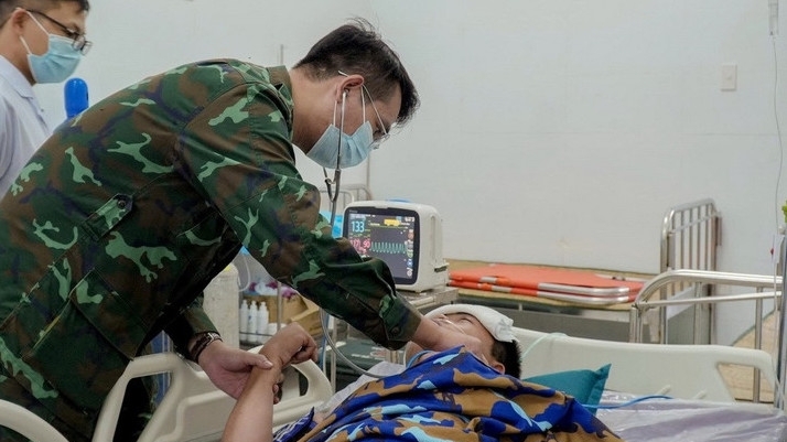 Cứu sống chàng trai hôn mê ở đảo Sinh Tồn