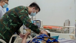 Cứu sống chàng trai hôn mê ở đảo Sinh Tồn