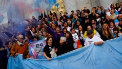 Tây Ban Nha cho phép người từ 16 tuổi tự do chuyển đổi giới tính
